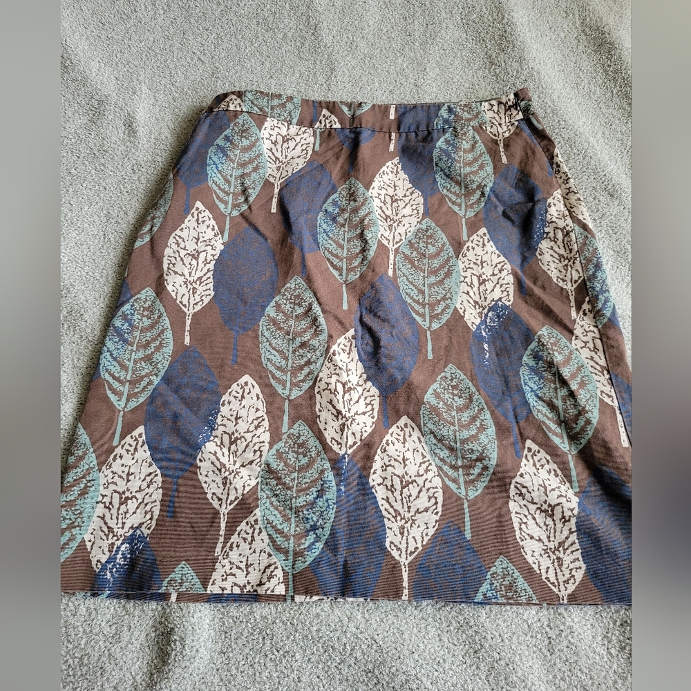 B2G1 3/$20 Boden Blue A-Line Skirt with Leaf Print Size 12L